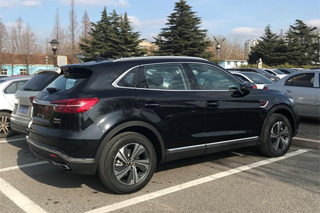 宝马1系|崛起的“中国制造”！30天狂甩9239辆，18万气场不输38万奥迪