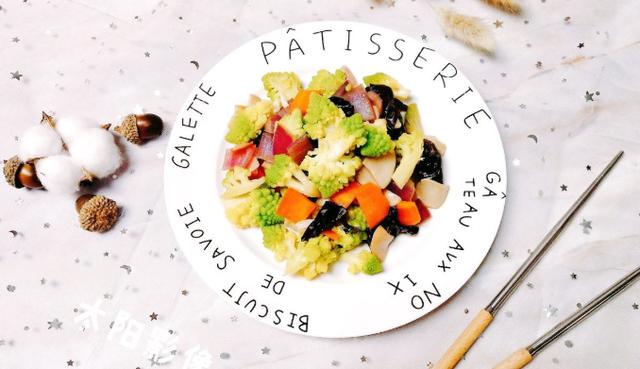 [食材]这道素菜，我家三天两头吃一顿，腰上赘肉没了，不知不觉变苗条