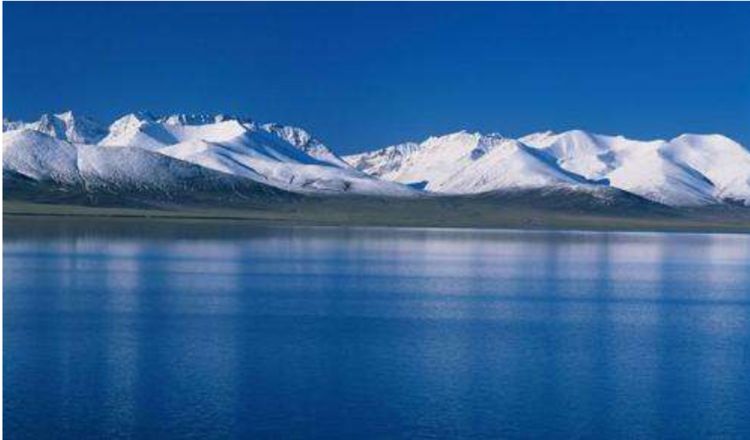 「纳木错」西藏三大圣湖之首，总面积为1920平方公里，全部逛完至少半个月