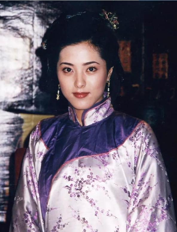 曾黎|她被称两百年一遇美女，3任男友都是影帝，出道20年却不温不火