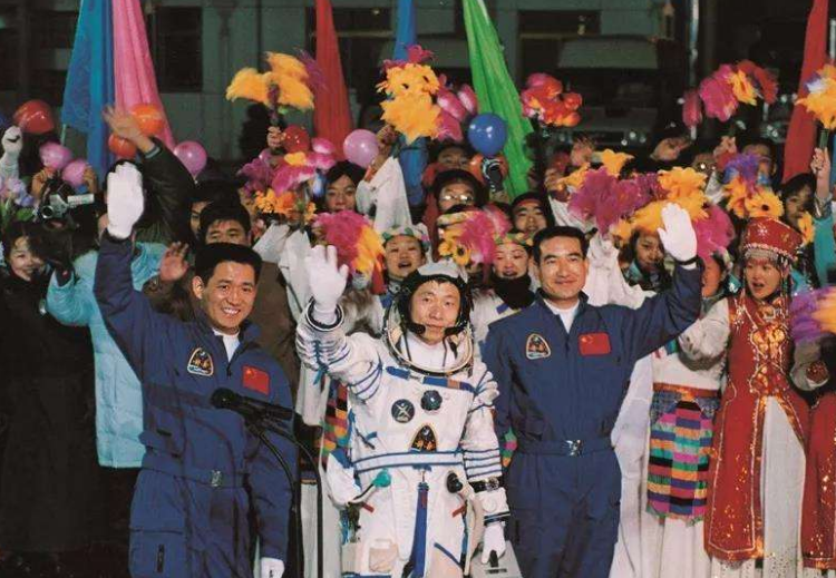 『杨利伟』杨利伟回到地面后,为何至今不愿再上天?说出来你可能不信!