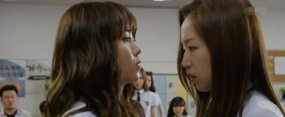 「中小学」女生如果进入初三，绝对“不能触碰”的4件事，影响中考不要后悔