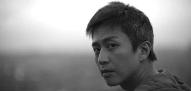 邓超：邓超：父亲尿毒症去世，大姐患癌，自己尿血，发文“息影退圈”？