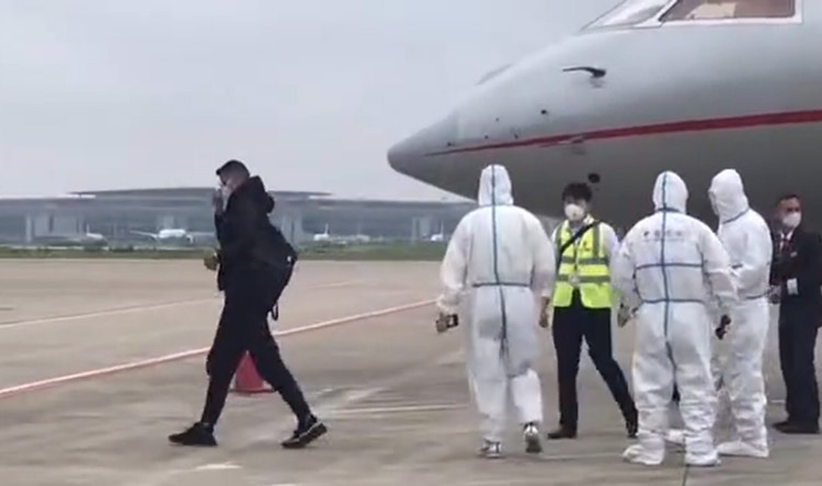 [上海申花]成功落地，申花头号射手到达上海14天后见，3个“火枪手”冲击冠军