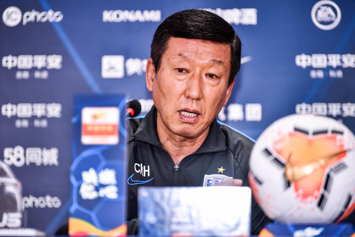 上海申花|崔康熙直言未来踢上港，申花需要证明自己，点名表扬了中国球员