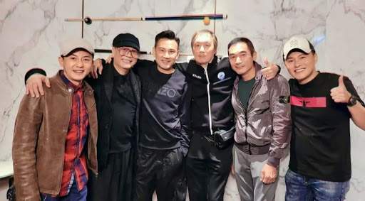 欧阳震华|59岁欧阳震华难掩憔悴!眼中泛泪引担忧,娶前赌王孙女24年无子
