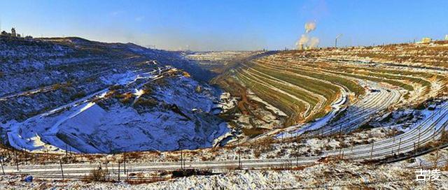 抚顺|中国第一大露天煤矿：日本曾霸占40年，掠夺近两亿吨，如今成景点