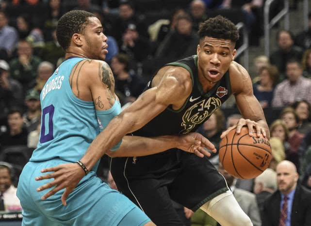 「凯文·杜兰特」若有无限开火权,谁是现役最强前锋?小卡仅第3,榜首无悬念!