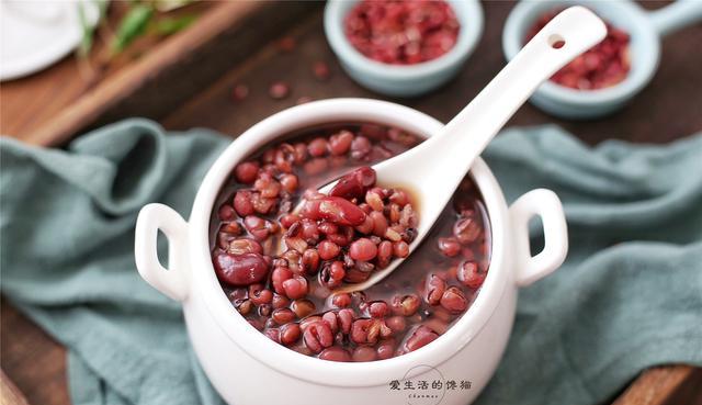 【银耳】气温直奔40℃，8道消暑糖水不能少，实惠好喝，清凉去暑，快做起来
