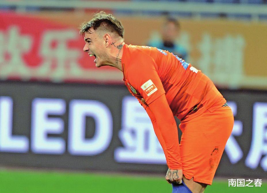 |格德斯硬撼李霄鹏太天真！前苏宁外援悲惨经历摆着，想重蹈覆辙？