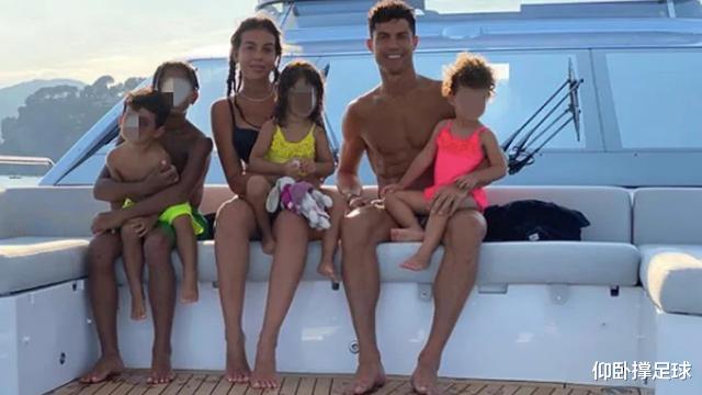 C罗|提前放弃金靴奖？C罗不随尤文出征撒丁岛，留力欧冠欲再攀高峰