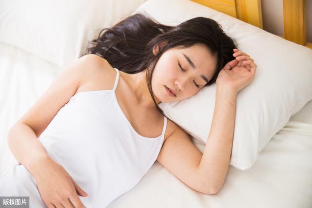 「睡眠质量」晚上7件小事,坚持1个月,让脂肪悄悄溜走,直到“躺瘦”