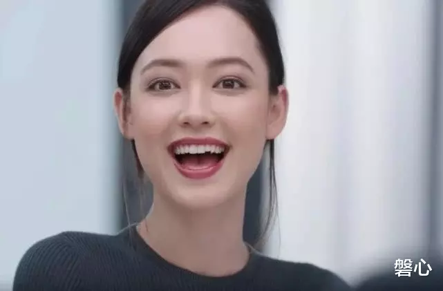 【香奈儿】香奈儿首席化妆师，居然不化妆直接上场，看完素颜无话可说！