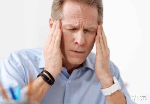 饮食|年纪轻轻，就头昏头痛，手脚麻木？提醒：5种食物趁早撤下餐桌