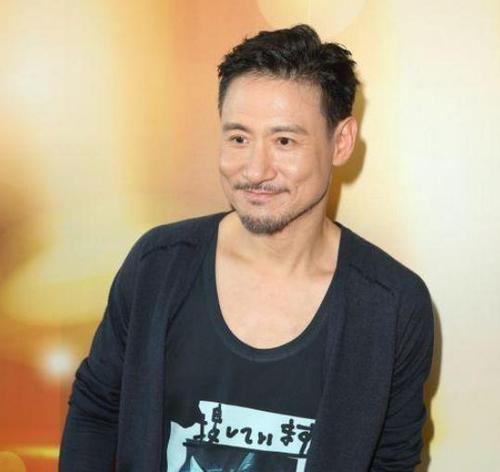 王超|张学友：迷人的声音，帅气的脸庞，却被一张图片大毁形象！