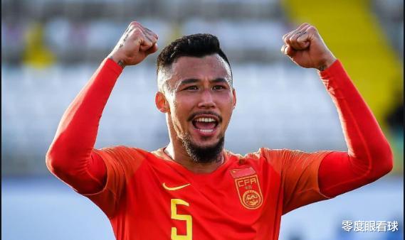 李铁■李铁用人难以捉摸，一众主力国脚位置均不稳固，唯有一人可提前锁定首发
