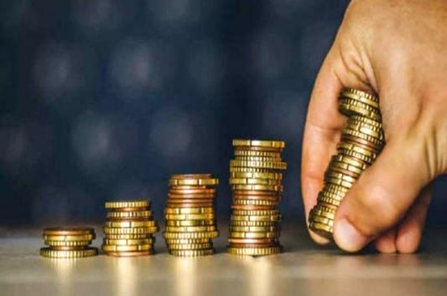 「美国国债」蝴蝶效应！中国抛售千亿美债，特朗普担心的事情还是发生了