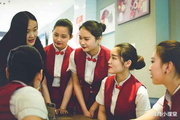 「人才市场」大学不建议报考的四大专业，人才市场“供大于求”，学生毕业就失业