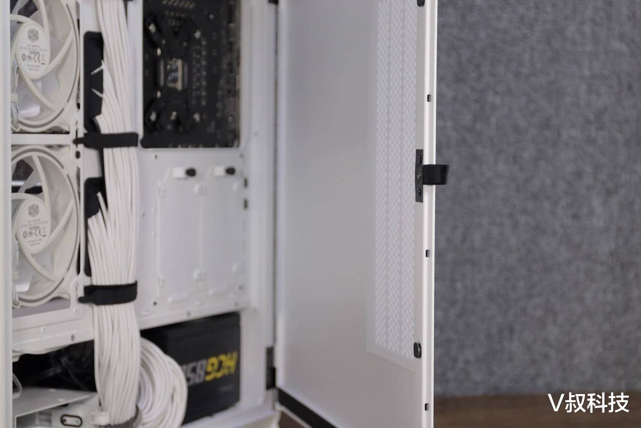 苏宁|适用 “简约型”，十代I7平台整装待发30篇一（机箱篇）