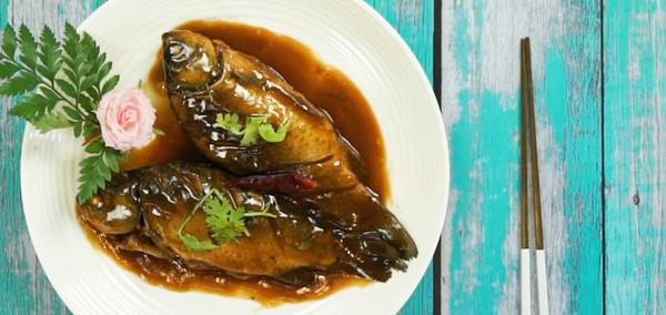 「」卡鱼刺不要慌，不用喝醋了，教你1招，鱼刺自动跑出来