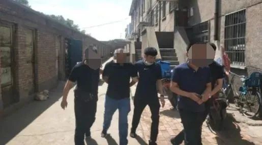 『安徽』紧急出动！200多人围捕安徽一座荒山！