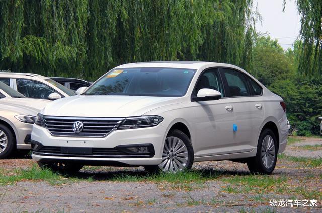 大众朗逸|一款省油耐造的代步车，朗逸空间大动力足，百公里油耗仅需5.6L