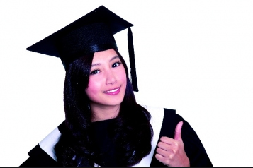 [阿里巴巴]阿里员工感叹：女同事都中产子女，我要不入互联网都没机会和她们说话