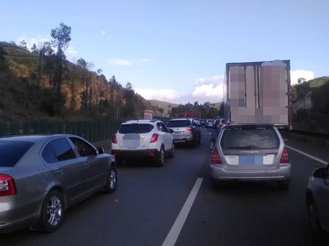 涡轮增压■遇上大堵车才明白,涡轮和自吸的差别这么大,车主直呼想卖车