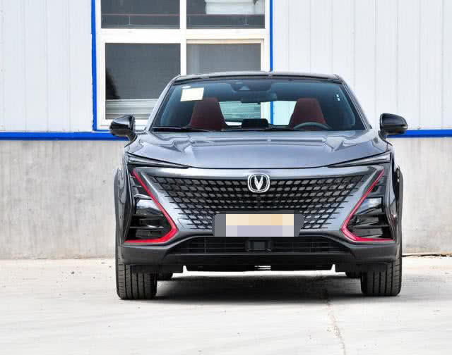 「现代索纳塔」预售5天订单破5600，一脚油门180PS，11.59万就有50万档次