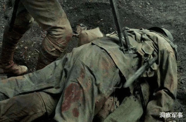 「电影」真实战场上，“装死”能够逃命吗？退役士兵：电影都是骗人的