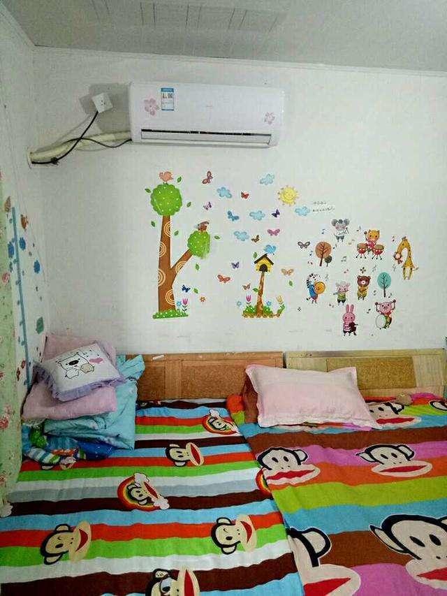 |晒晒我租的婚房，厨房巴掌大，厕所很吓人，3米的大床你见过吗