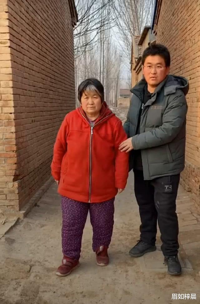 『姜涛』山东网红姜涛靠口头禅你好王思聪,现在火了,他值得骄傲的就是和大鹏合作过