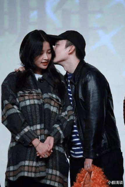 『结婚』娱乐圈最年轻的四对夫妻，他俩还没到大学毕业就结婚！