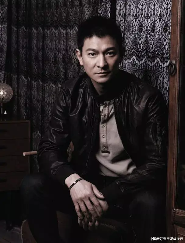 刘德华@拍烂片的下场是无戏可拍?这位“烂片之王”出道38年为何还片约不断?