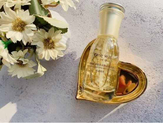 女孩|郑爽到底是有多败家?每年护肤花百万,只为了日常能纯素颜出门