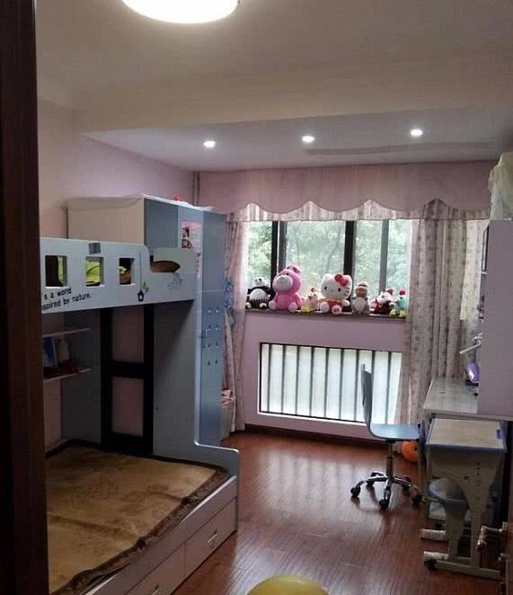 晒晒我1500万在上海买的450平别墅，哪都好，就是邻居让我太尴尬