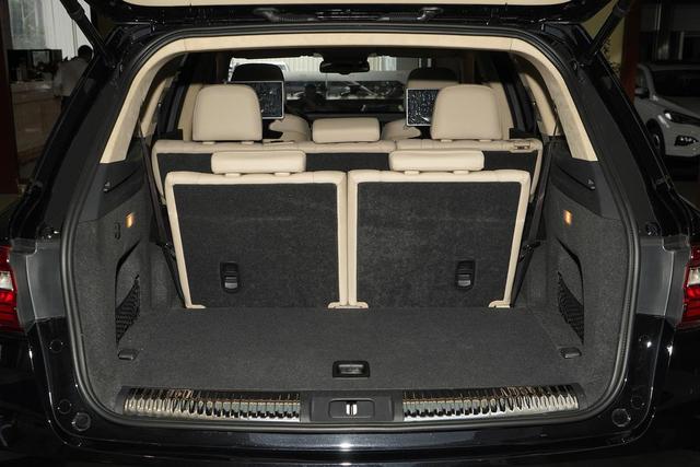 「SUV」早就该被捧红的旗舰豪华SUV，配3.0T V6与Q7平起平坐，却不足35万