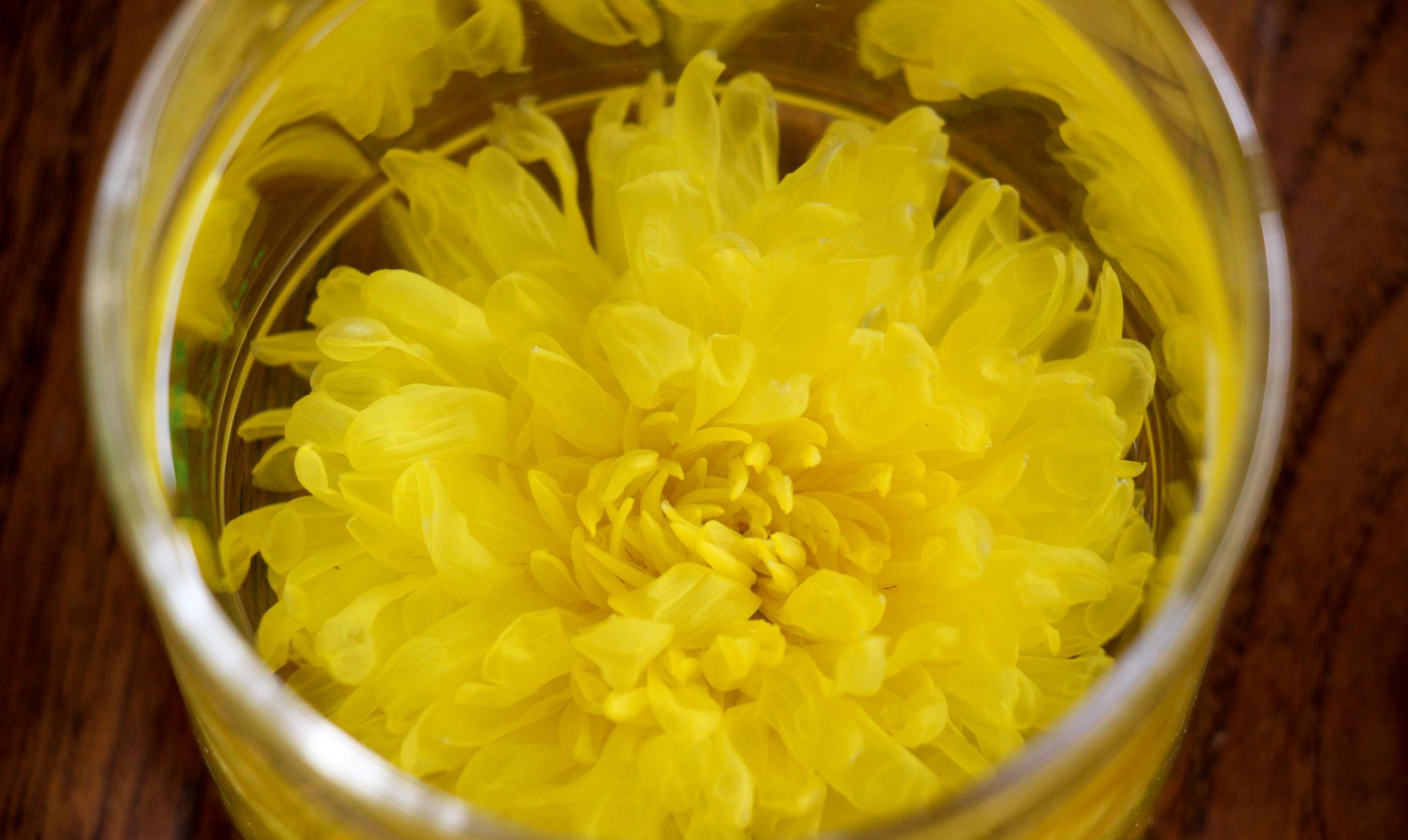 「肠胃」肝脏好不好，看脚就知道，没有这4个表现，恭喜你，肝很健康