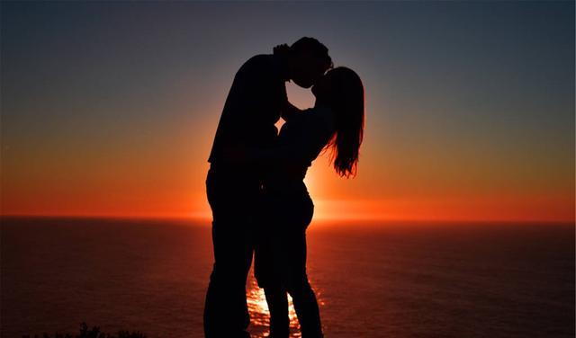 天蝎座|11月初，旧爱痴情未离，爱情出现转机，3星座复合提上日程