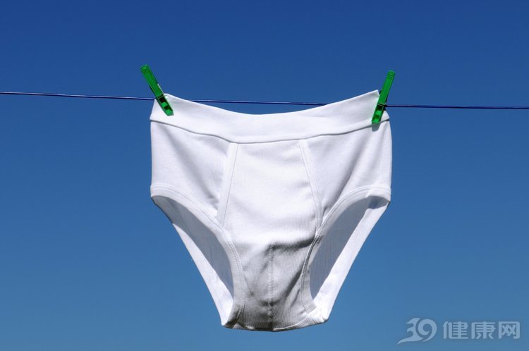 【痘痘】女性“下面”长痘痘，是怎么回事？与这3个原因有关