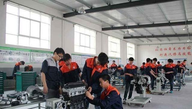 机械工程专业|毕业生现收入TOP100强专业，计算机排第十，榜首让人意想不到！