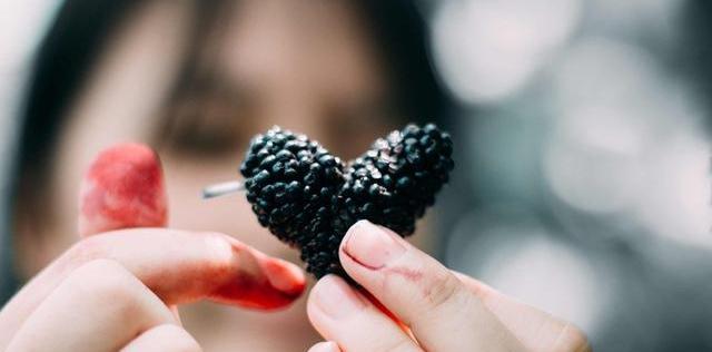 肝脏|养肝要趁早?这3种伤肝食物,要少吃!肝开始不好,10表现逃不掉