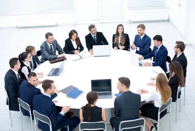 []真正厉害的中年人，不会选择这三份职业，他们不想前途受到影响