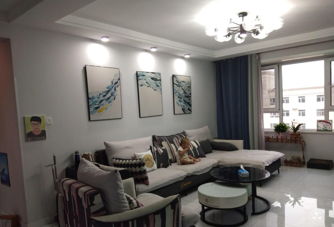 |终于乔迁新房，特别开心，做了嵌入式的鞋柜很实用，一家人都满意