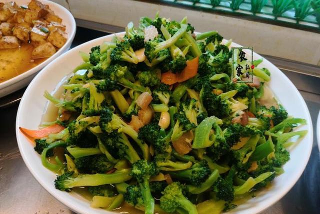 排骨|丈母娘来做客，媳妇做“9大碗”，网友调侃：规格挺高，菜真磕碜