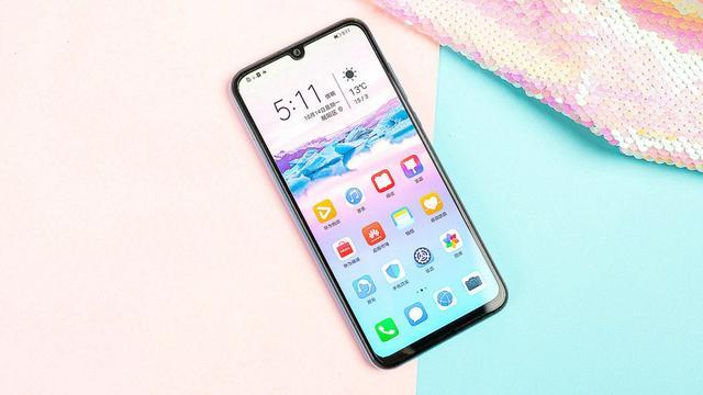 「华为荣耀」最良心的华为手机,OLED屏+三摄+20w快充,跌至999!