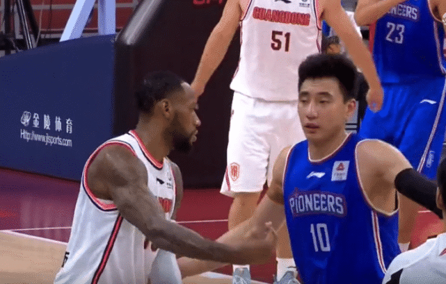 #广东省#12人得分53分惨案！阿联缺阵二飞砍35分11板9断，求广东别虐CBA了！