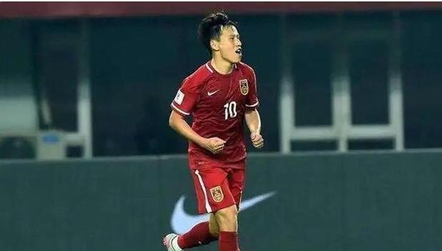 国足|1年无球可踢！29岁前国足10号沦落，身价曾达1.2亿被撤销报名恐提前退役