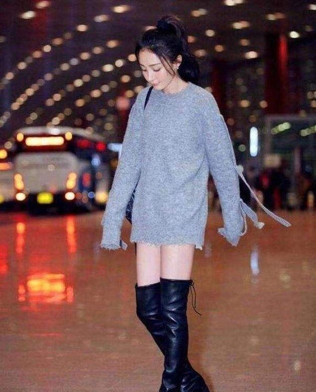 穿衣搭配:姚笛衣品真好,身上穿得很“破烂”,鞋子却很高级,一般人学不来