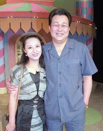 「金超群」“包青天”金超群，为演戏花光家产一生无子，遗言不准妻子改嫁